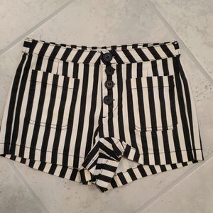 I LOVE H81 size 25 striped shorts